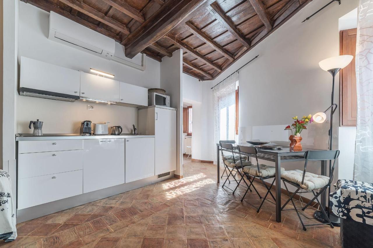 Black White Apartment *